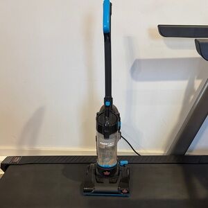 Bissell PowerForce Vacuum - Black and Blue